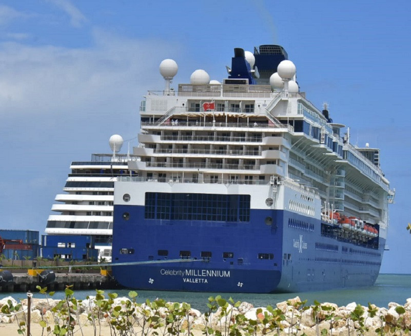 En solo dos días 7 barcos de cruceros traen 11 700 visitantes a los