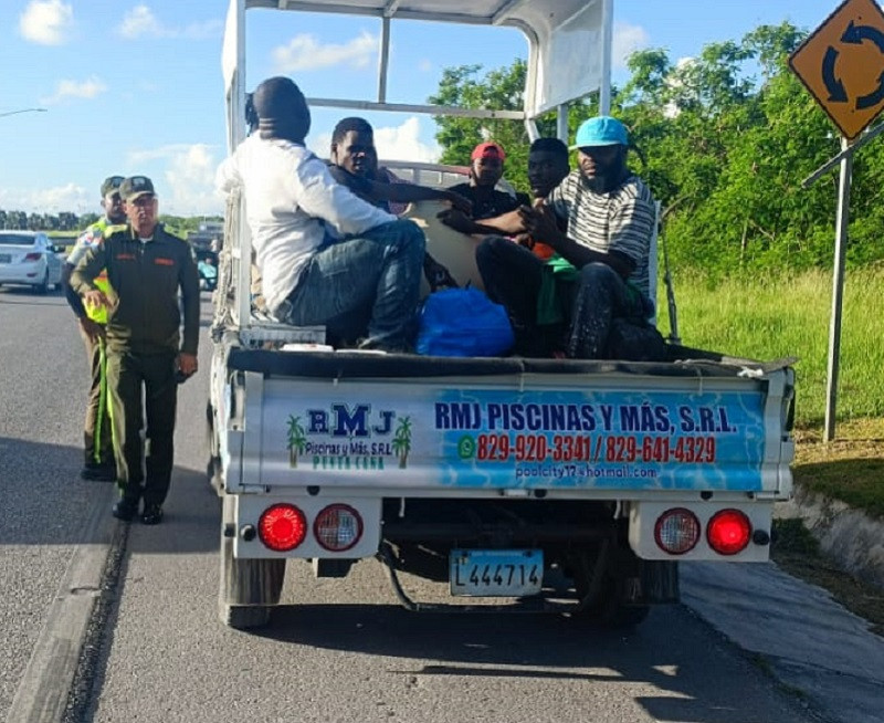 La Digesett Retiene En Ver N Unos Camiones Que Transportaban