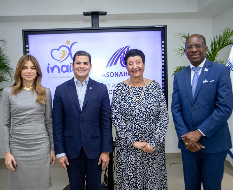 Paola Rainieri, David Llibre, Besaida Manola Santana  y Carlos Peguero