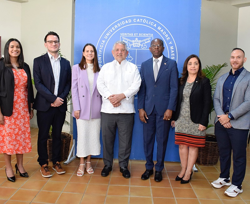 Ana Nicolle Javier, Peter Summer, Janna Krenz, Roberto Henríquez, Carlos Peguero, Ina Percival, Jean Carlos Castillo