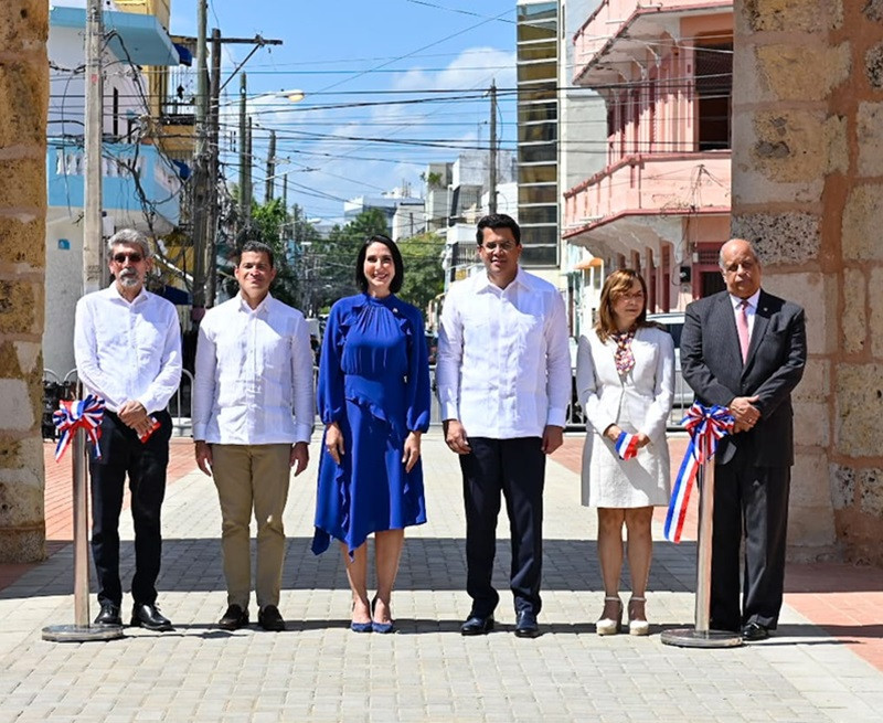 Inauguración remozamiento Puerta de la Misericordia