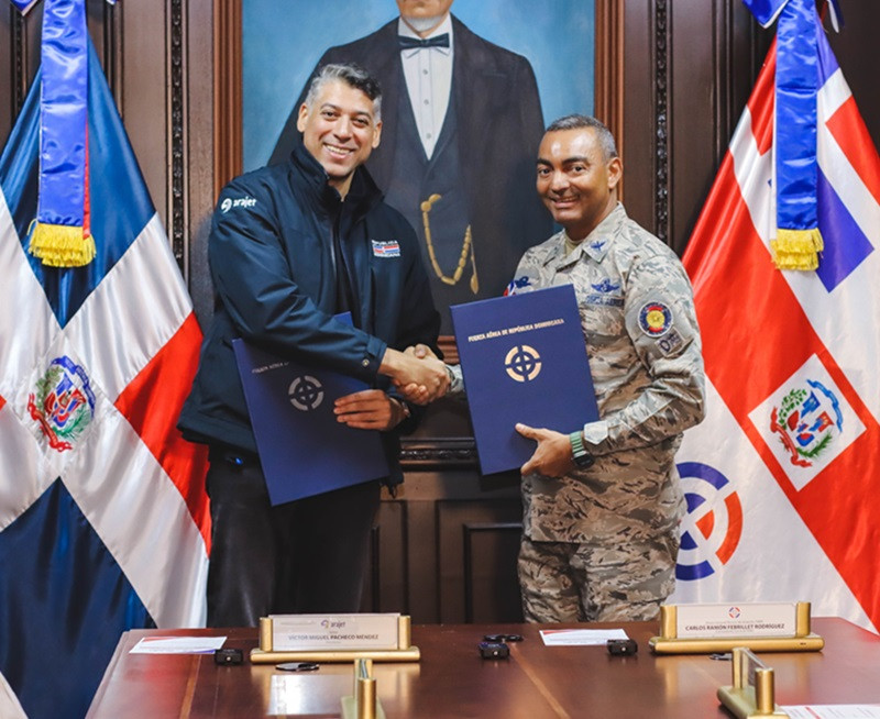 Victor Pacheco Mendez y el General Carlos Febrillet