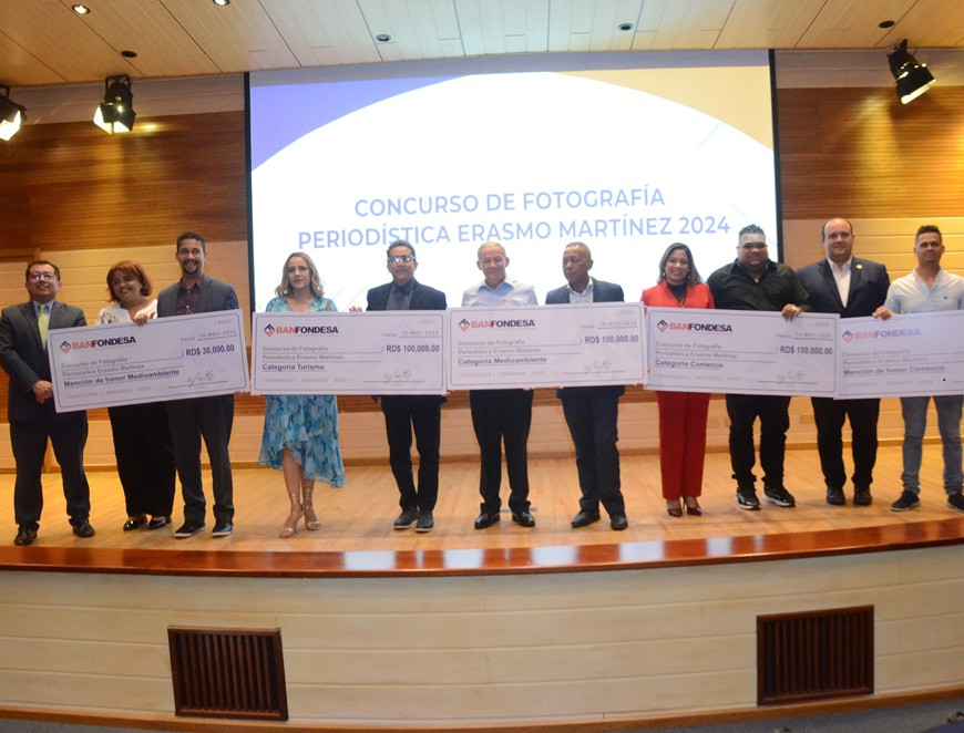 Los ganadores recibieron un total de RD$390,000 en premios, divididos de la siguiente manera el primer lugar de cada una de las 3 categoru00edas RD$100,000  y RD$30,000 para cada menciu00f3n de honor.